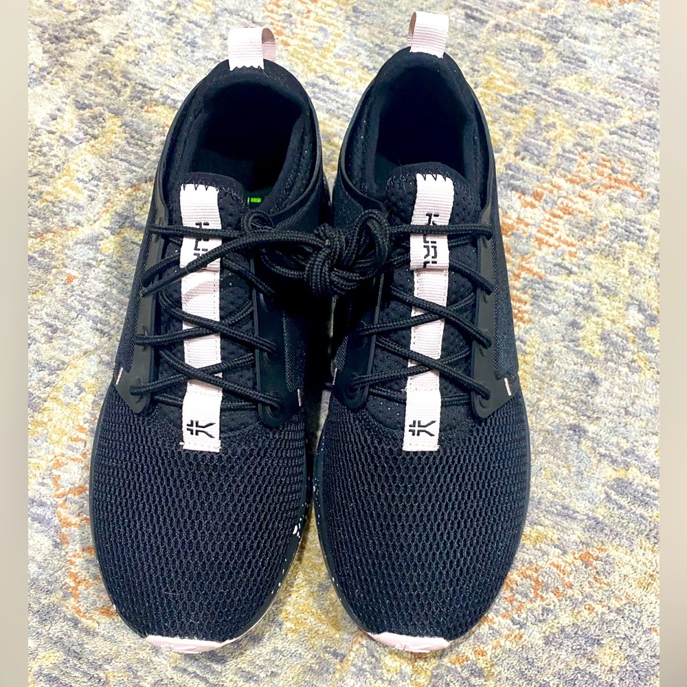 NWOT Kuru Atom Shoes Women's 9 M Jet Black Misty Lilac